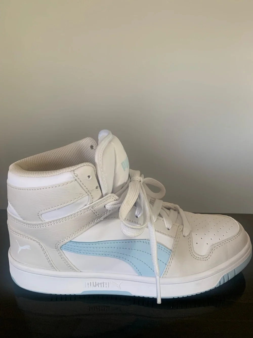 ✨ Puma Light Blue & White High-Top Sneakers size 8✨